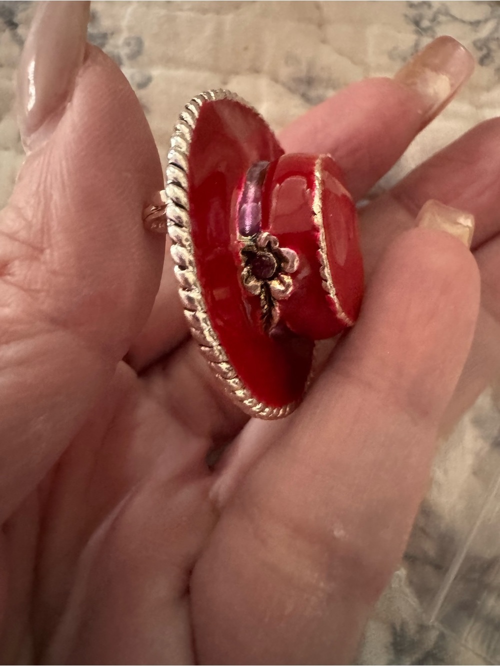 Red Enamel Hat Brooch Set - Or Pendant - Picture 2 of 5